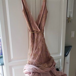 ALEXIA ADMOR WOMANS DRESS SIZE SMALL
